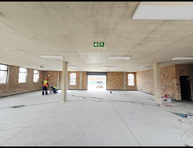 2,365M² WAREHOUSE TO LET IN RIVERSANDS